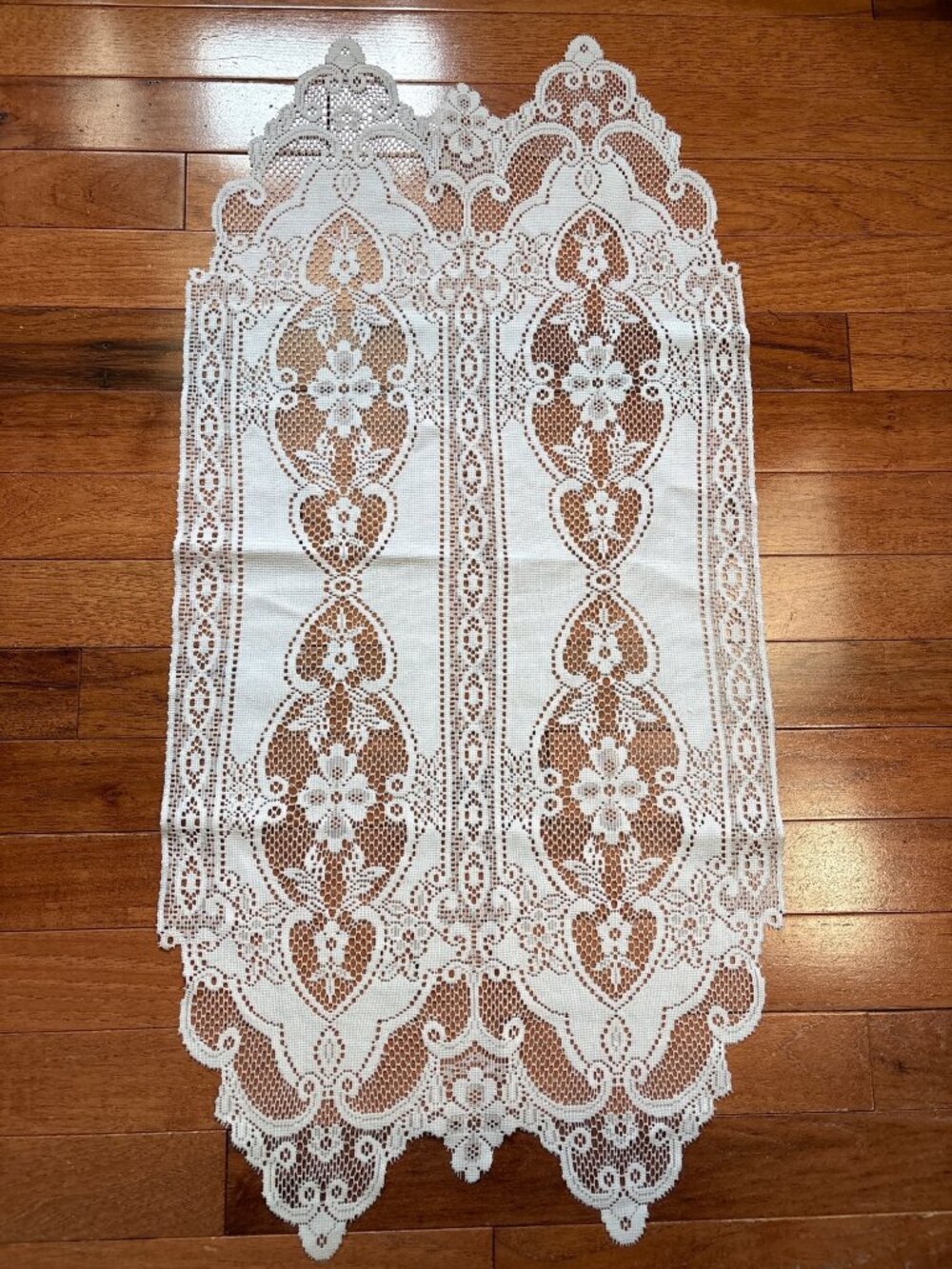 Elegant White Lace Table Runner Vintage 31x15" Intricate Floral Design Decor